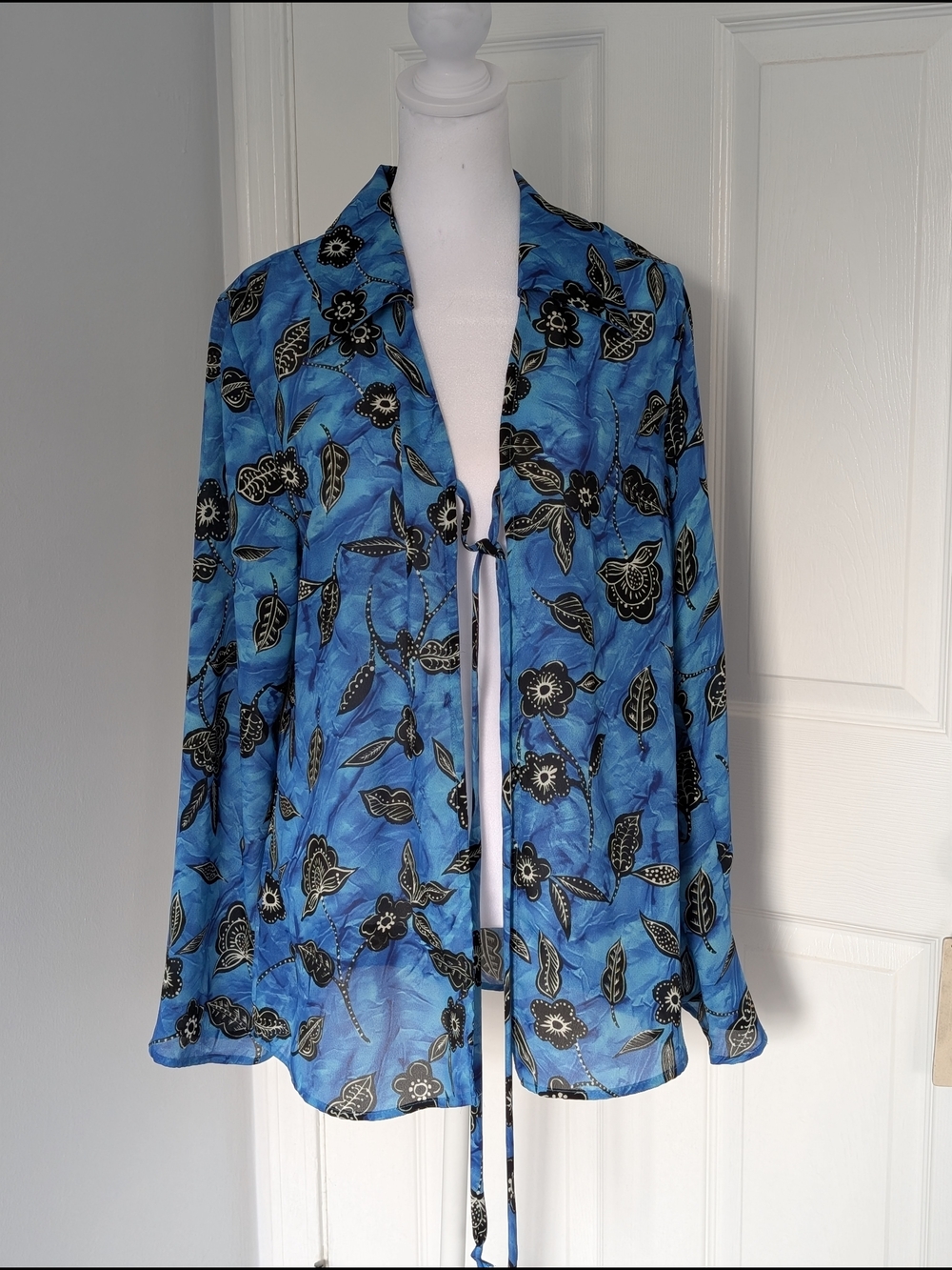 Modern Edge Black and Blue Ladies' Long-Sleeved L Tie-Front Closure Blouse